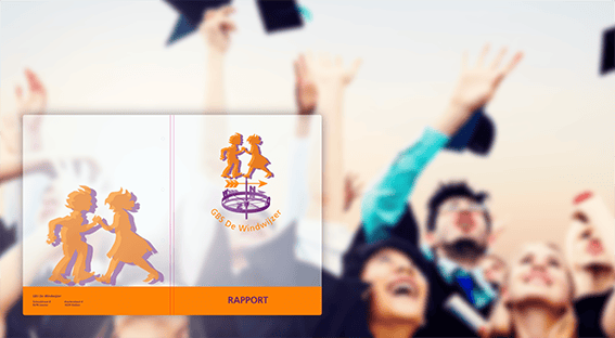 Rapportomslag met een geïllustreerd ontwerp van juichende studenten en het logo van Printklusje.nl, voor scholen en onderwijsinstellingen.